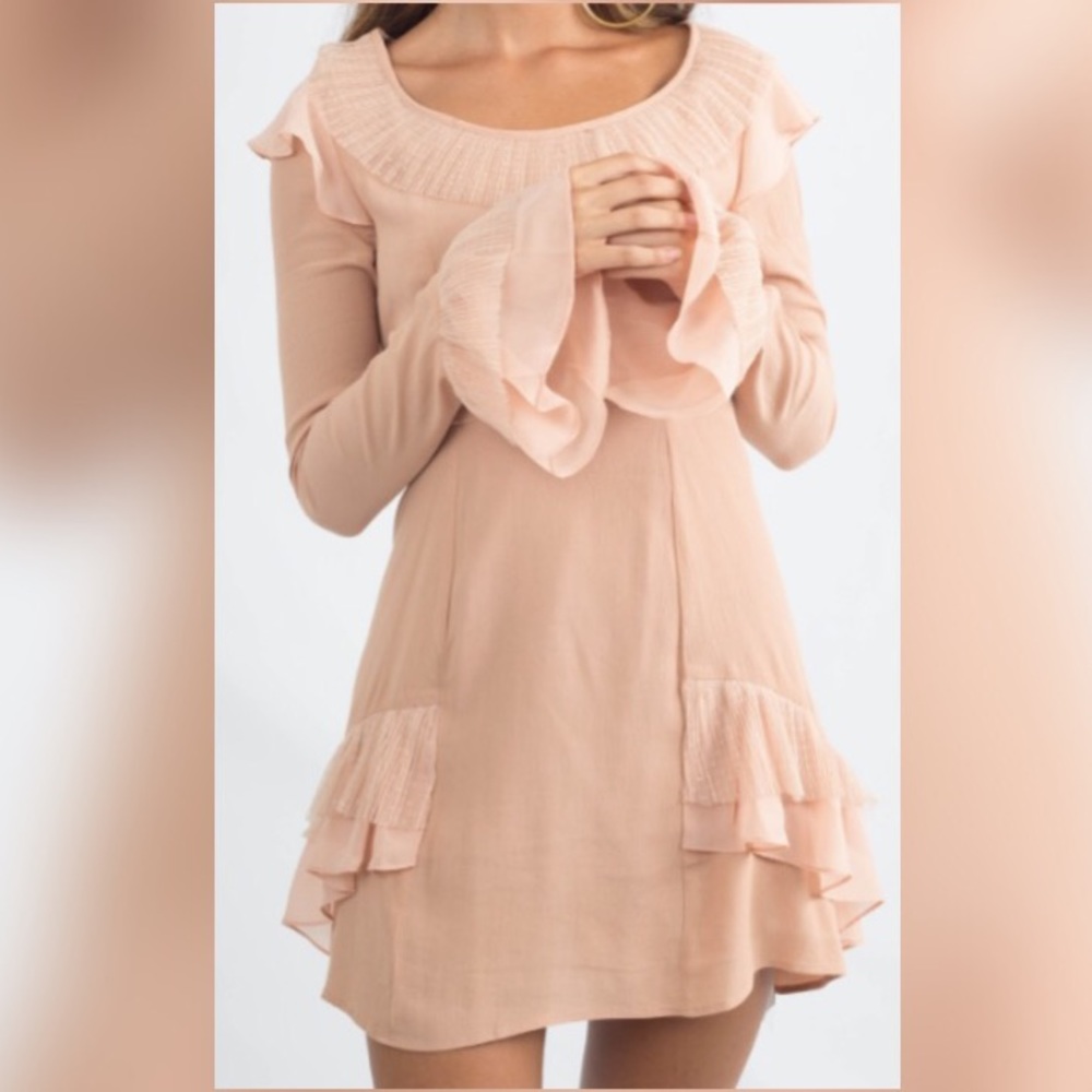 Adorable dress!! For love and lemons